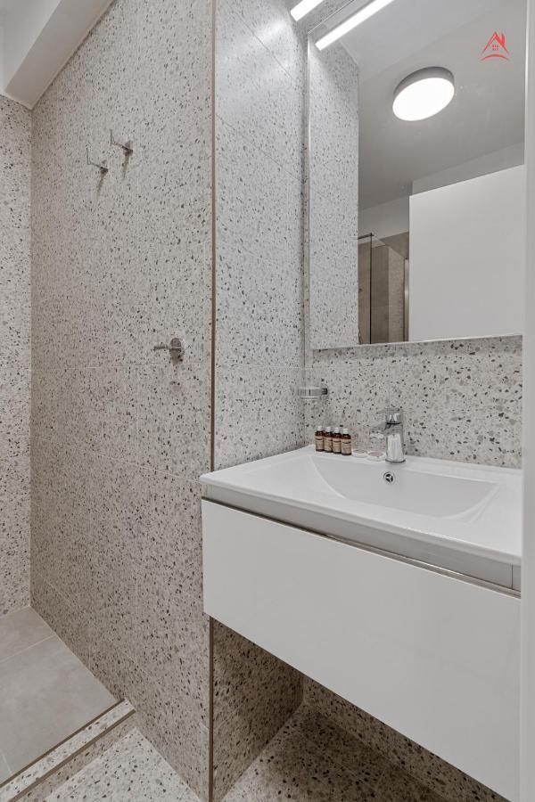 Apartament Opera Residence - Cismigiu, Eroilor, Free Private Parking Bucharest Exterior photo
