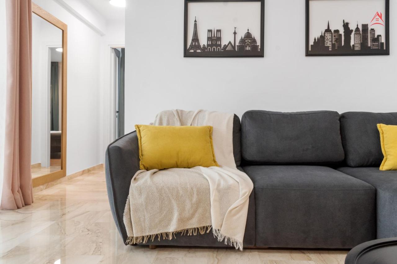 Apartament Opera Residence - Cismigiu, Eroilor, Free Private Parking Bucharest Exterior photo